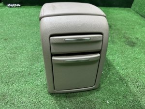 グローブボックス・アームレスト кожа SUBARU OUTBACK OEM 92111AG060WA BPE 2004 SILVER 39D, 3K3