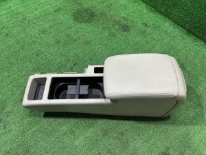 グローブボックス・アームレスト кожа SUBARU OUTBACK OEM 92111AG060WA BPE 2004 SILVER 39D, 3K3