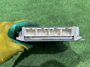 发动机电脑 SUBARU OUTBACK OEM 22611AH611 BPE 2004 EZ30