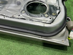 Puerta delantera izquierda SUBARU OUTBACK OEM 60009AG0509P BPE 2004 SILVER 39D, 3K3