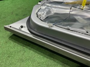 Puerta delantera izquierda SUBARU OUTBACK OEM 60009AG0509P BPE 2004 SILVER 39D, 3K3