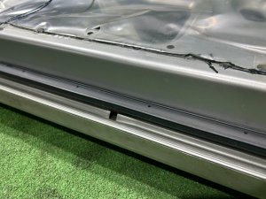 Puerta delantera izquierda SUBARU OUTBACK OEM 60009AG0509P BPE 2004 SILVER 39D, 3K3