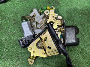 尾门锁 с доводчиком SUBARU OUTBACK OEM 63031AG000 BPE 2004 SILVER 39D, 3K3