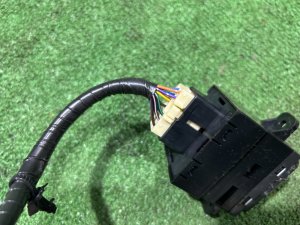 シートヒータースイッチ SUBARU OUTBACK OEM 83245AG020 BPE 2004 EZ30
