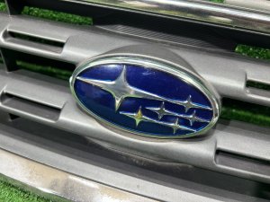 Grelha do radiador 1 мод SUBARU OUTBACK OEM 91121AG020 BPE 2004 SILVER 39D, 3K3