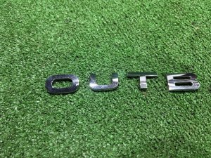 Emblema OUTBACK SUBARU OUTBACK OEM 93073AG020 BPE 2004 SILVER 39D, 3K3