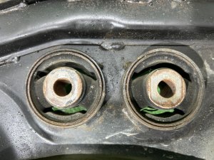 Travessa traseira SUBARU LEGACY LANCASTER OEM 20152AE001 BHE BH9 BH5 BE5 BE9 BEE 2001 EZ30 AT