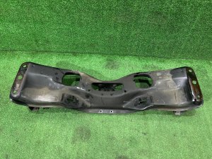 Travessa dianteira SUBARU LEGACY LANCASTER OEM 20101AE013 BHE BEE 2001 EZ30 AT
