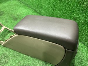 ช่องเก็บของและที่วางแขน SUBARU LEGACY LANCASTER OEM 92111AE010AD BHE BH9 BH5 2001 SILVER/GREY 1U2