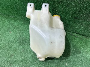Washer bottle SUBARU LEGACY LANCASTER OEM 86610AE010 BHE BH9 BH5 BE5 BE9 BEE 2001 EZ30 AT