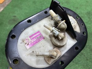 Бензонасос целые трубки SUBARU LEGACY LANCASTER OEM 42021AE040 BHE BEE 2001 EZ30 AT