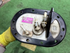 Бензонасос целые трубки SUBARU LEGACY LANCASTER OEM 42021AE040 BHE BEE 2001 EZ30 AT