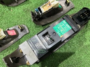 车窗控制模块 SUBARU LEGACY LANCASTER OEM 83071AE080 83071AE040 BHE BH9 2001 EZ30 AT