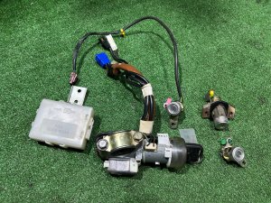 สวิตช์กุญแจสตาร์ท Комплект замков 57491AE740 88035AE100 SUBARU LEGACY LANCASTER