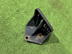 Suporte direito do para-choques traseiro 57707AE060 SUBARU LEGACY LANCASTER