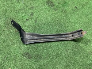 Soporte izquierdo del parachoques delantero 57707AE240 SUBARU LEGACY LANCASTER