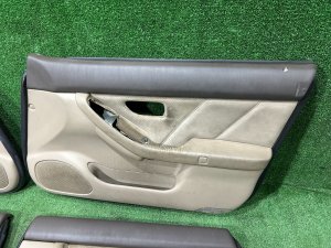 Painéis de porta SUBARU LEGACY LANCASTER OEM 94210AE600AD 94210AE610AD 94220AE420AD 94220AE430AD BHE BH9 BH5 2001 SILVER/GREY 1U2