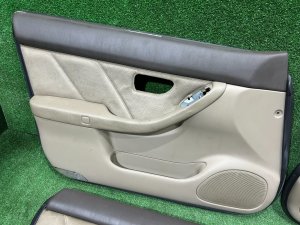 Painéis de porta SUBARU LEGACY LANCASTER OEM 94210AE600AD 94210AE610AD 94220AE420AD 94220AE430AD BHE BH9 BH5 2001 SILVER/GREY 1U2