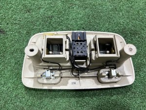 Plafón delantero SUBARU LEGACY LANCASTER OEM 84621AE001GF BHE 2001 EZ30 AT