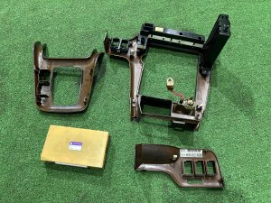 กรอบวิทยุ SUBARU LEGACY LANCASTER OEM 66060AE330, 66050AE260 BHE 2001 SILVER/GREY 1U2