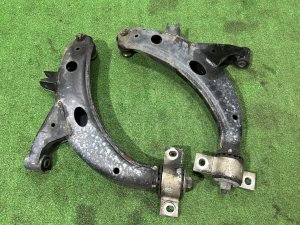 ปีกนกหน้า Дефект сайлентблоков SUBARU LEGACY LANCASTER OEM 20202AE000 20202AE010 BHE BH9 2001 EZ30 AT