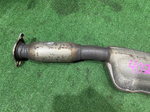 ท่อไอเสียท่อนกลาง SUBARU LEGACY LANCASTER OEM 44200AE080 BHE BEE 2001 EZ30 AT