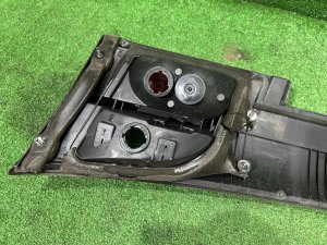 Farolim da porta da bagageira Накладка пятой двери SUBARU LEGACY LANCASTER OEM 84251AE060 BHE 2001