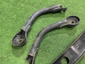 后梁拉杆 SUBARU LEGACY LANCASTER OEM 20157AE050 20157AE060 20157AE000 BHE 2001 EZ30 AT