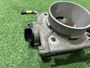 Throttle body SUBARU LEGACY LANCASTER OEM 16114AA961 BHE 2001 EZ30 AT