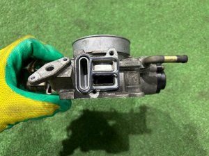 Throttle body SUBARU LEGACY LANCASTER OEM 16114AA961 BHE 2001 EZ30 AT