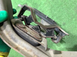 Travesaño de la caja de cambios manual SUBARU FORESTER OEM 41022AC180 41011AG040 SH5 2007 EJ205 MT5