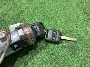 สวิตช์กุญแจสตาร์ท Комплект замков SUBARU FORESTER OEM 57491FG040 SH5 2007 GREY 61K