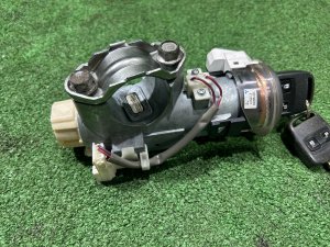 สวิตช์กุญแจสตาร์ท Комплект замков SUBARU FORESTER OEM 57491FG040 SH5 2007 GREY 61K