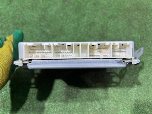 Engine control unit (ECU) SUBARU LEGACY LANCASTER OEM 22611AG782 BHE 2002 EZ30 AT