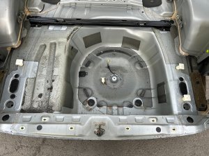 Secção traseira da carroçaria Rear Cut SUBARU LEGACY LANCASTER OEM 51410AE160 51410AE170 52122AE100 BHE 2002 SILVER/GREY 1U2