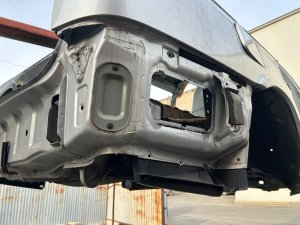 Secção traseira da carroçaria Rear Cut SUBARU LEGACY LANCASTER OEM 51410AE160 51410AE170 52122AE100 BHE 2002 SILVER/GREY 1U2