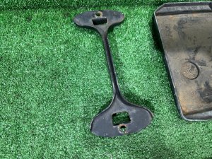 バッテリーステー SUBARU LEGACY LANCASTER OEM 82182AA040 82161AA040 82122AA011 BHE BH9 BH5 BE5 BE9 BEE 2002