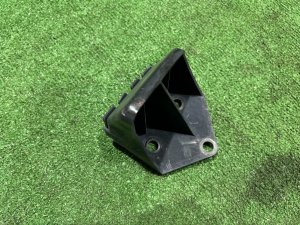 Suporte direito do para-choques traseiro 57707AE060 SUBARU LEGACY LANCASTER