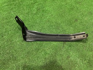 Soporte izquierdo del parachoques delantero 57707AE240 SUBARU LEGACY LANCASTER