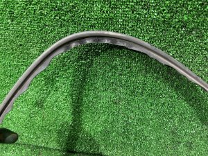 Friso do para-brisas SUBARU LEGACY LANCASTER OEM 65058AE000 BHE BH9 BH5 BE BE9 BE5 BEE 2002 SILVER/GREY 1U2