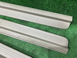 คิ้วชายบันได SUBARU LEGACY LANCASTER OEM 94060AE000GE 94060AE010GE 94061AE000GE 94061AE010GE BHE BH9 BH5 2002 SILVER/GREY 1U2