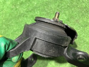 发动机支座 SUBARU LEGACY LANCASTER OEM 41022AE100 41022AE110 BHE BEE 2002 EZ30 AT