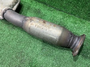 ท่อไอเสียท่อนกลาง SUBARU LEGACY LANCASTER OEM 44200AE080 BHE BEE 2002 EZ30 AT