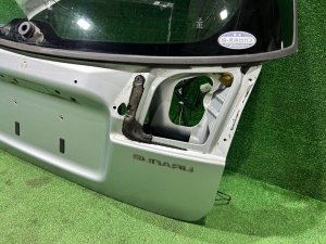 Luna del portón trasero SUBARU LEGACY LANCASTER OEM 63011AE020 BHE 2002