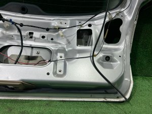 Luna del portón trasero SUBARU LEGACY LANCASTER OEM 63011AE020 BHE 2002
