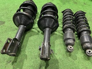 减震器 SUBARU LEGACY LANCASTER OEM 20310AE340 20310AE350 20330AE100 20365AE130 BHE 2002 EZ30 AT