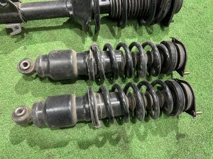 减震器 SUBARU LEGACY LANCASTER OEM 20310AE340 20310AE350 20330AE100 20365AE130 BHE 2002 EZ30 AT