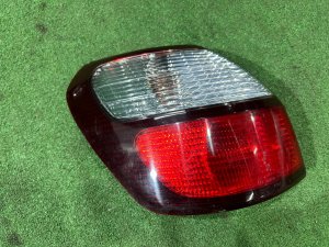 左尾灯 SUBARU LEGACY LANCASTER OEM 84201AE091 BHE BH9 2002