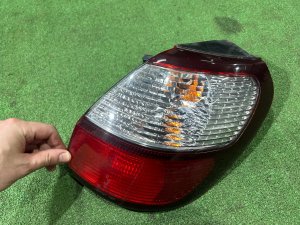 右テールランプ SUBARU LEGACY LANCASTER OEM 84201AE081 BHE BH9 2002