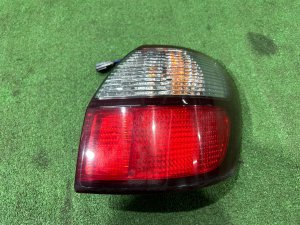 ไฟท้ายขวา 84201AE081 SUBARU LEGACY LANCASTER